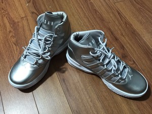 jordan max aura silver