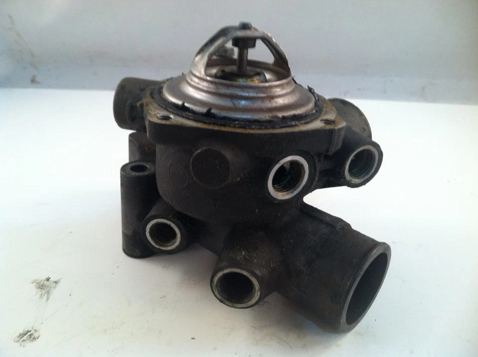 BMW 325e 325es e30 1984-1987 ~ carcasa termostato ~ pieza OEM Foto 4 de 4