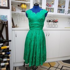 Vtg 1950s Green Embroidered Taffeta Scalloped Swing Dress XS VLV Pinup