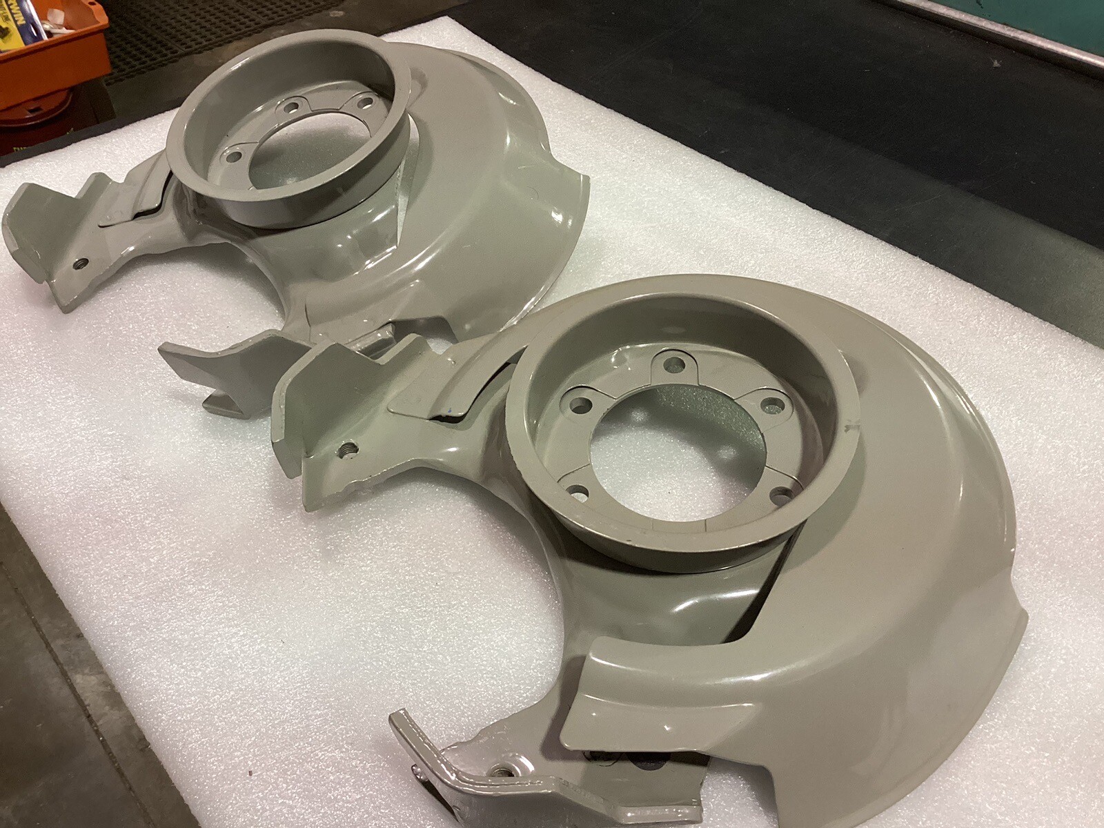 1971 1972 CHEVY GM 4WD DANA 44 Disc Brake CALIPER MOUNTING BRACKET FULL