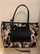Brand new Hugo BOSS Womens Carrie Shopper-NC Tote bag in floral camouflage