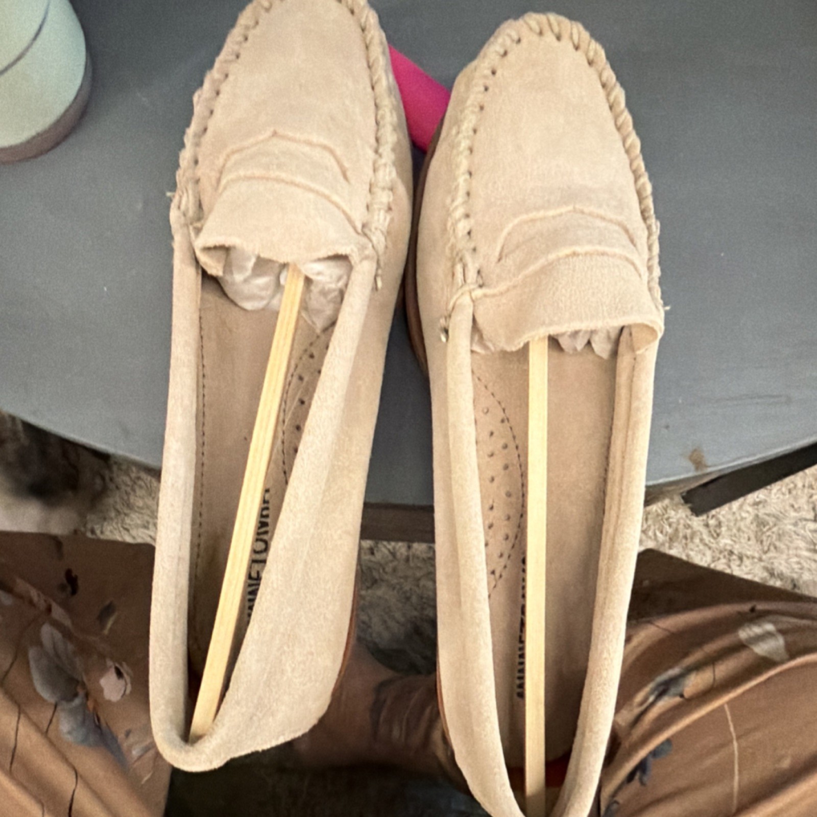 Minnetonka Beige Suede Moccasin Comfort Shoes Women's Size 8 Slip On Flat