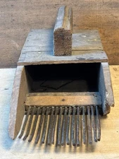 Antique Vtg Early Primitive Handmade 14" Blueberry Cranberry Wooden Picker