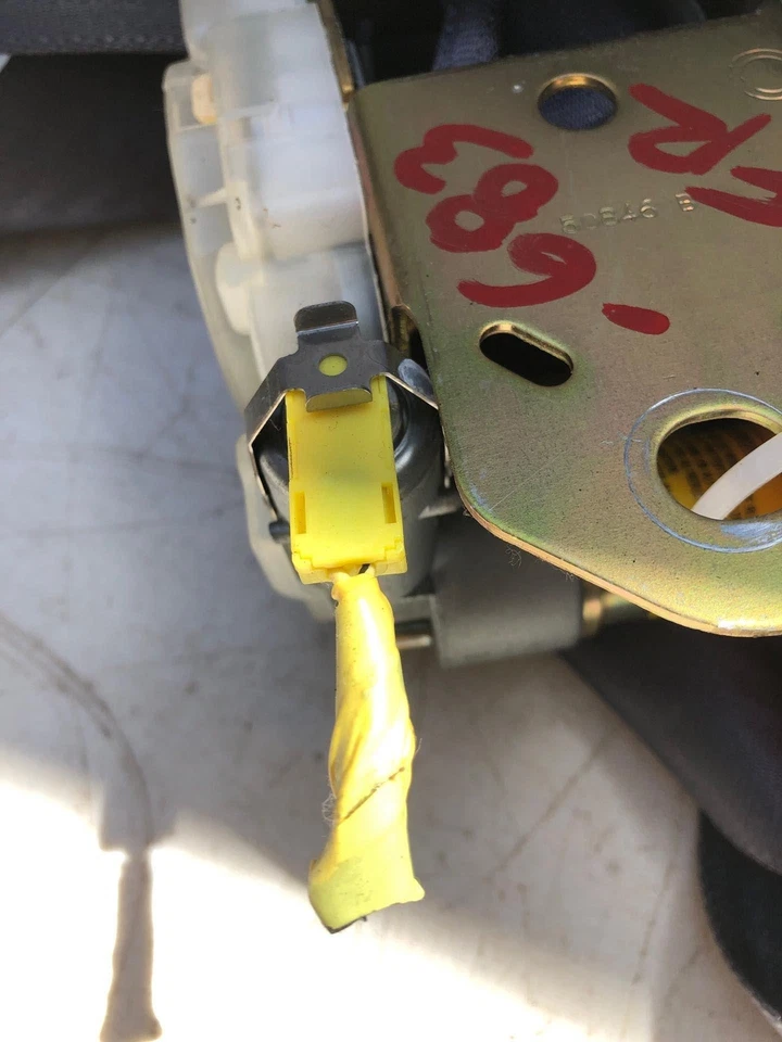 2001 年 2002 雪佛兰 GEO PRIZM 前座皮带收回器安全乘客权利 — 第 4/4 张图片