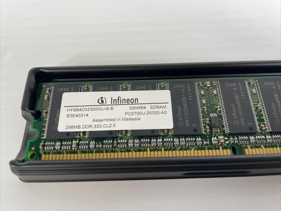 Memoria RAM Infineon HYS64D32300GU-6-B 256 MB PC-2700U DDR-333 N-ECC - Probada Foto 3 de 4