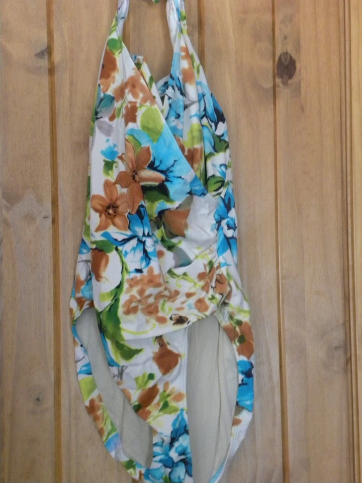 MAIÔ FEMININO PEÇA ÚNICA SPEIGEL TAMANHO 10 - Imagem 2 de 4