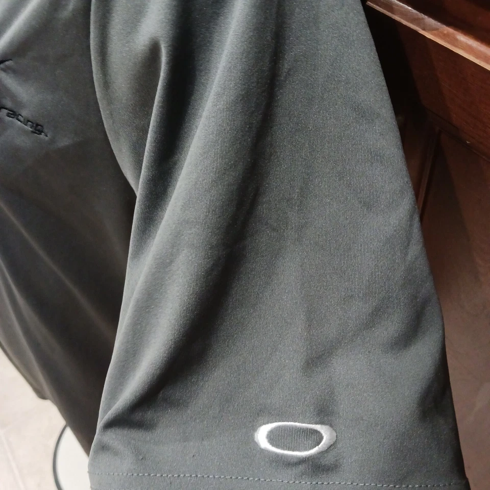 Michael Waltrip Racing Team Issued Medium Gray Shirt Truex Bowyer Martin NASCAR - Image 3 of 4