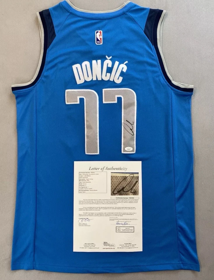 DALLAS MAVERICKS- LUKA DONCIC AUTOGRAPH #77 NIKE SWINGMAN JERSEY JSA YY61554 - Image 4 of 4