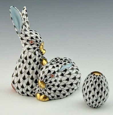   MINT HEREND Bunny Rabbit Pair & Egg Black Fishnet Figurines