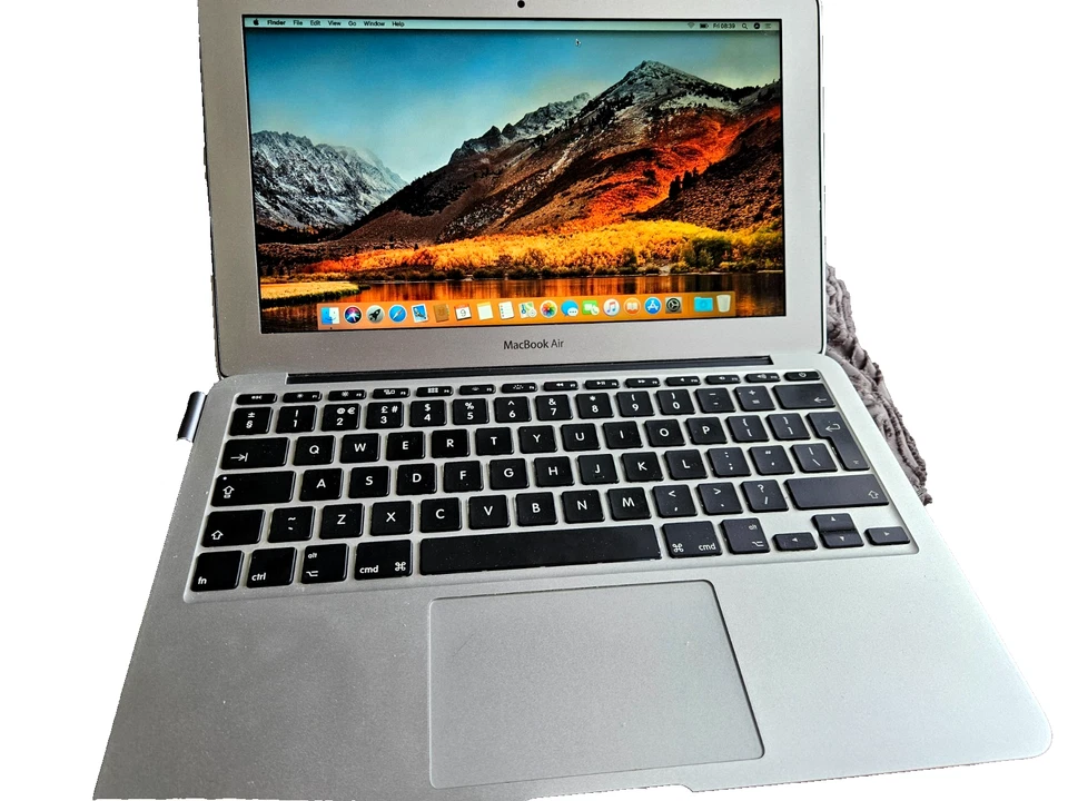 Apple MC505B/A MacBook Air A1370 Laptop, photo 1 of 5