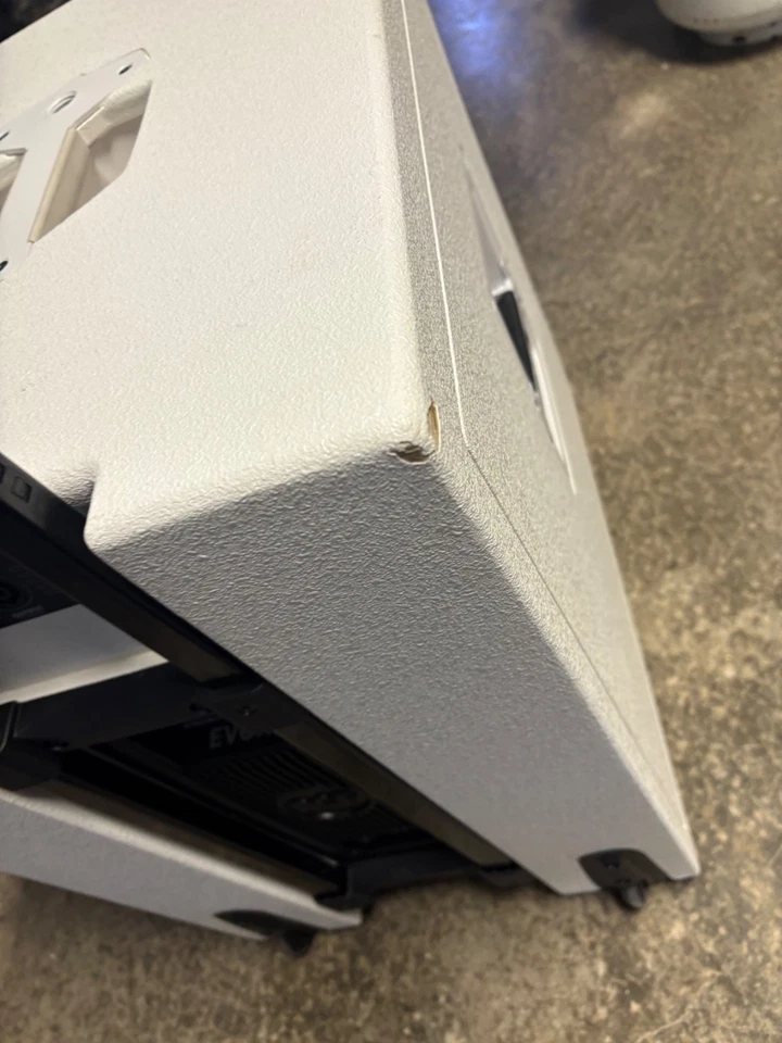 subwoofer eléctrico rcf evox 12, 12", blanco Foto 4 de 4