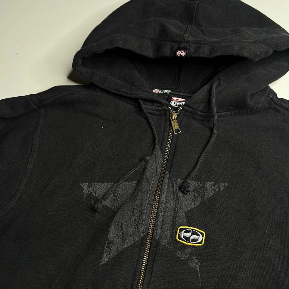 Moletom com capuz vintage dividido com zíper preto amarelo acabamento logotipo estrela Y2K tamanho P - Imagem 3 de 4