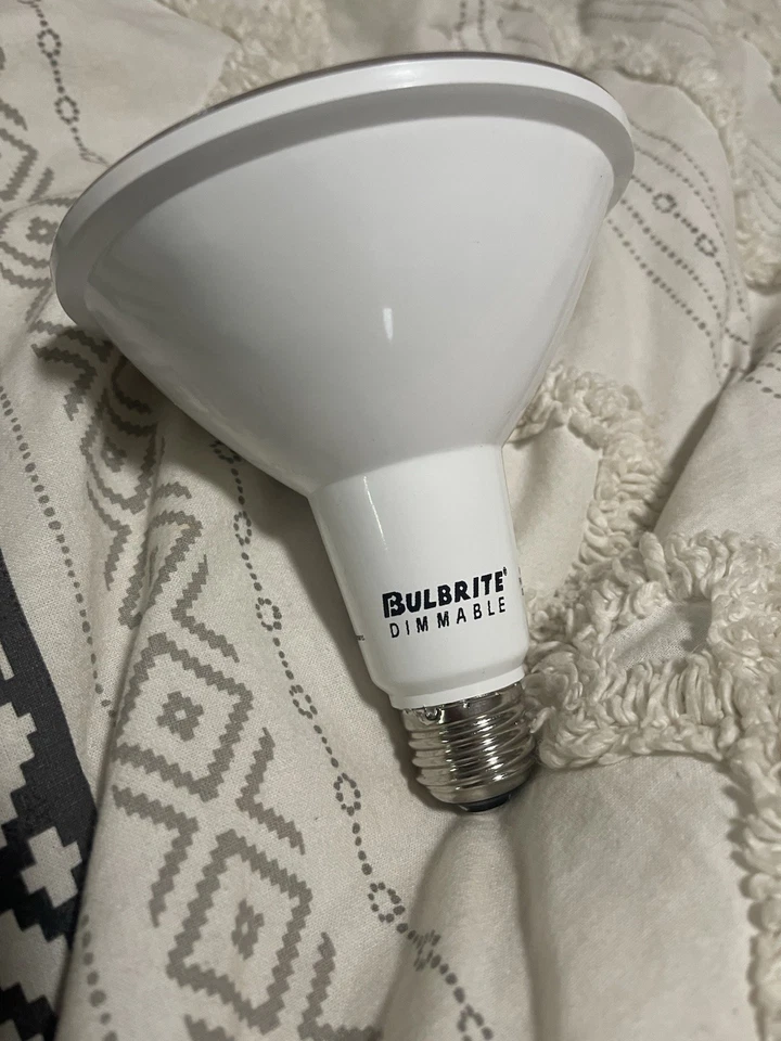 Bulbrite LED15PAR38/FL40/830/WD/2 15W 3000k Dimmable Suitable For Wet Locations - Image 2 of 4