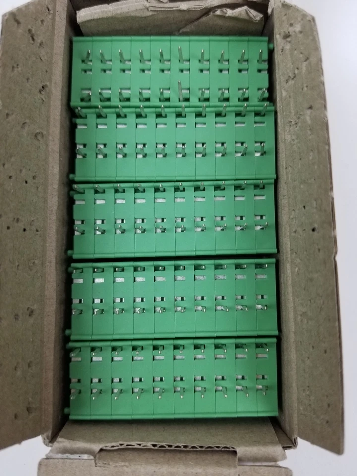 50 Phoenix Contact 1700053 Fixed Terminal Blocks 24 A 400 V Rated 30-12 AWG NEW - Image 2 of 4