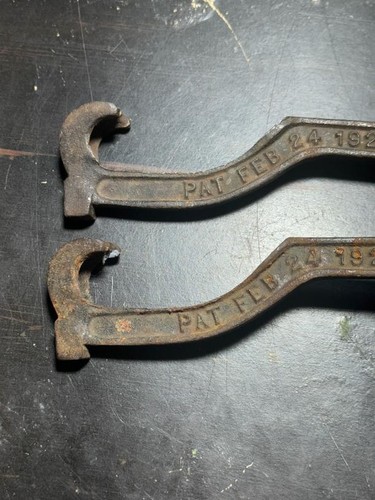 2 ELKHART Brass Mfg. Co. Hydrant/Spanner Wrench Multi Tool No. 464 PAT 1925 - Picture 4 of 11