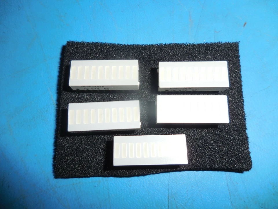 HP HDSP-4836 10-Segment Green (x 2), Red (x 4), Yellow (x 4) LED Bar Graph Array - Image 2 of 3