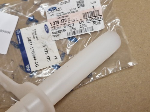 Ford Focus 2003-2008 Windshield Washer Hose Filler Neck 1379470 Genuine - Picture 5 of 9