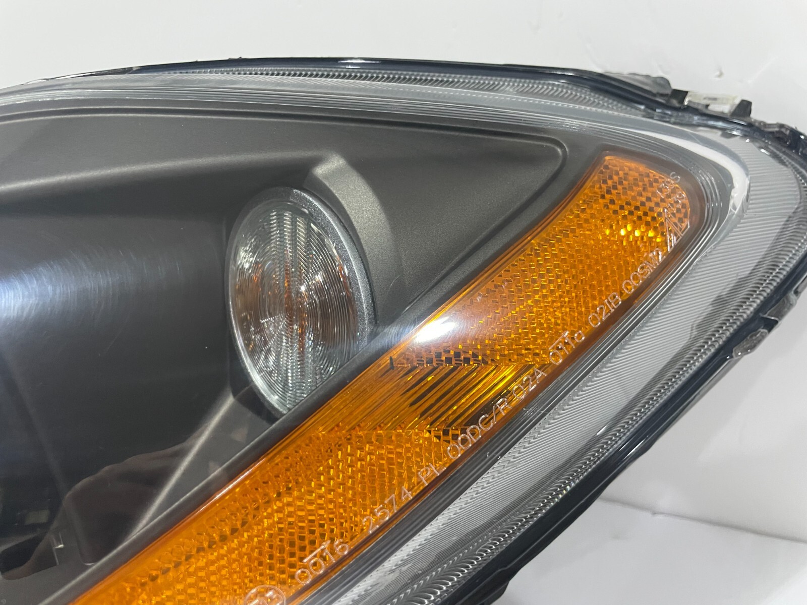 2008 - 2012 MASERATI GRANTURISMO GT M145 F1 LEFT XENON BARE HEADLIGHT 215798 OEM