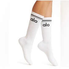 NWT Alo Yoga Unisex Throwback Socks White Black Retro Logo Size MEDIUM NEW