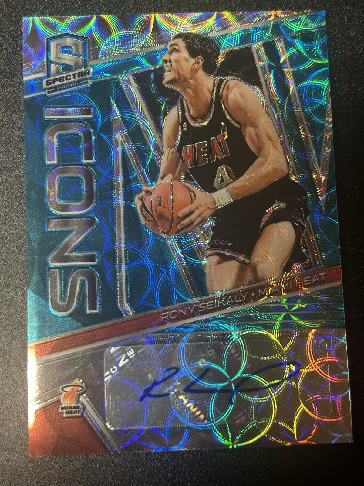 2018-19 Panini Spectra Icons Auto Rony Seikaly 57/60 Sick Card