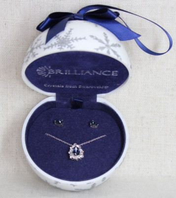Brilliance Crystals from Swarovski Winter Christmas Necklace and Earring Set