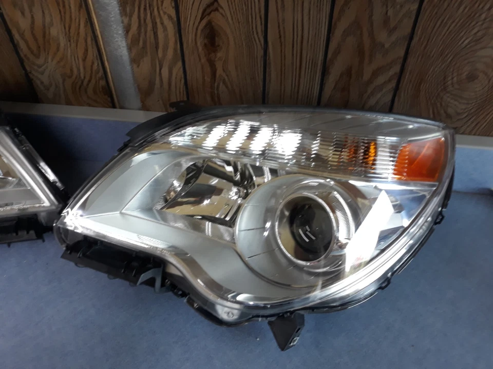2010-2015 Chevrolet Equinox LTZ Left & Right Head Lights Never Used  Foto 4 de 4