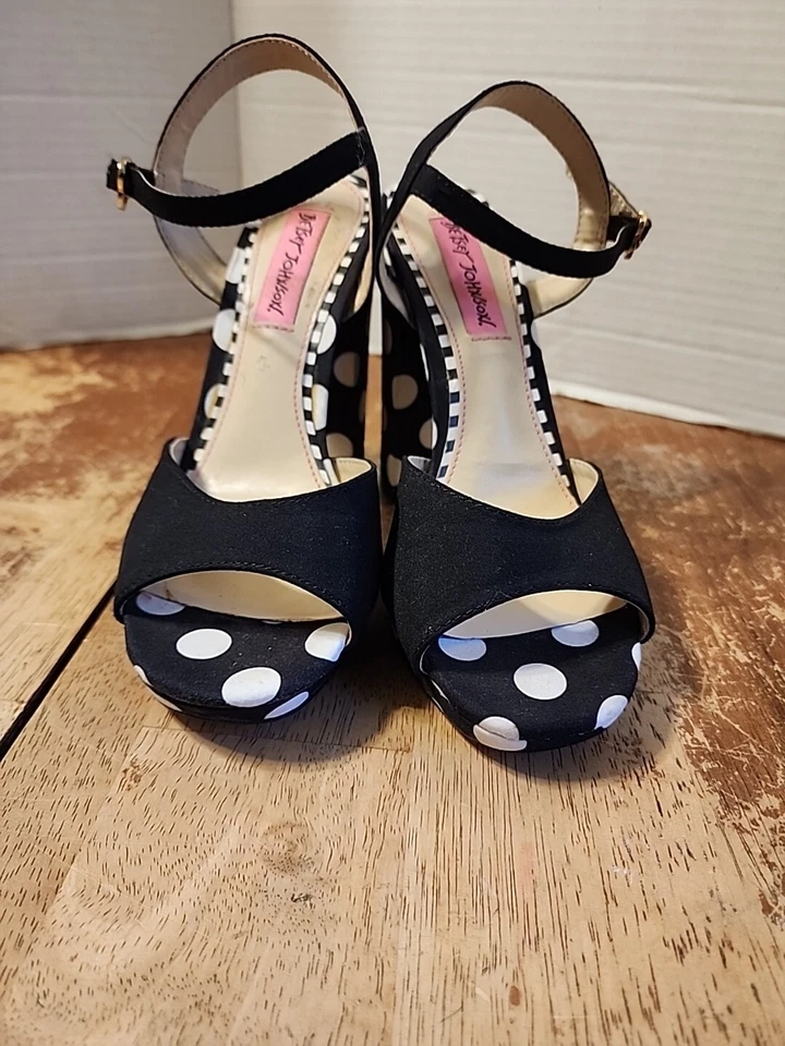 Betsy Johnson Isla 黑色带白色圆点织物 4 5/8 鞋跟露趾 6 码 — 第 3/4 张图片