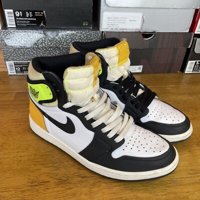 Jordan 1 Retro High White Black Volt University Gold Size 9.5