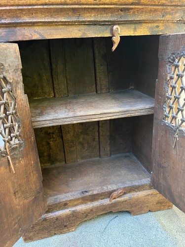 RARE Indian 19th Century Wooden Side Cabinet with Arched Metal Grate Window Door - Picture 5 of 11