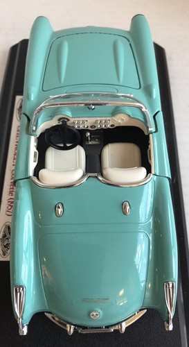 Bburago 1957 Chevrolet Corvette 1/24 Diecast Model Mint Green and White - Picture 3 of 11
