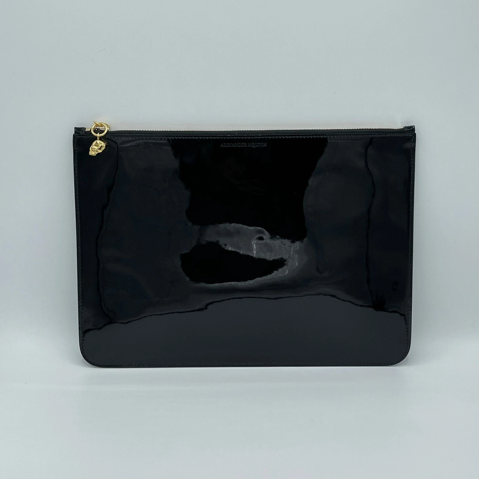 Alexander McQueen Black Patent Leather Skull Charm Large Pouch 420860 DP00G 1000