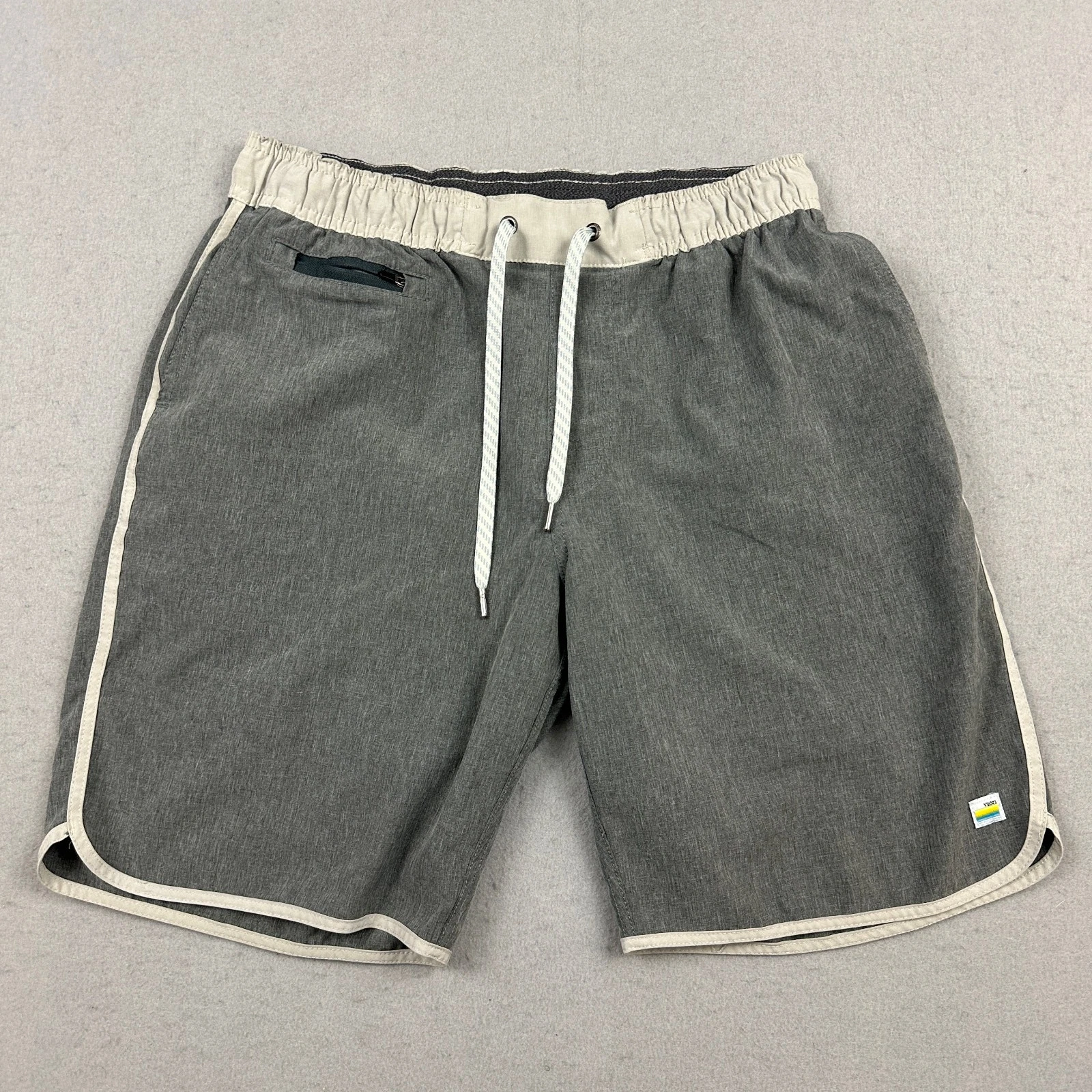 Vuori Shorts Men Medium Gray Solid Banks Performance Chino Quick Dry M