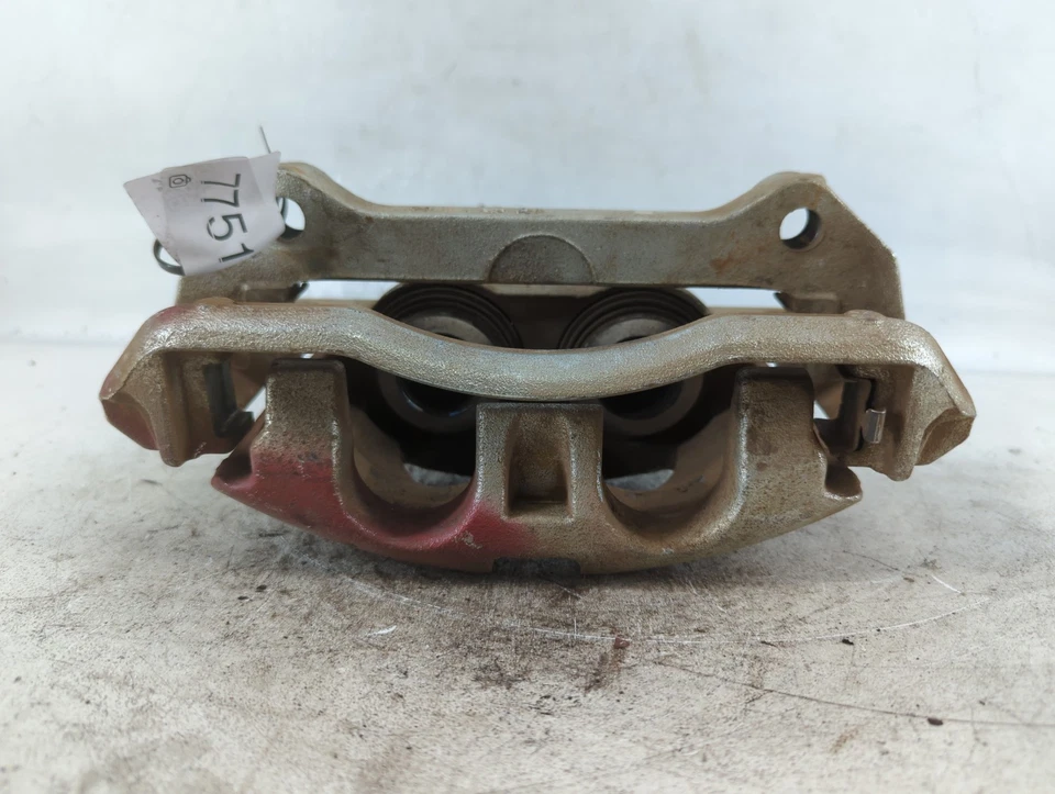 Pinza de freno derecha pasajero trasero Ford F-150 2015-2018 QA5O8 Foto 2 de 4