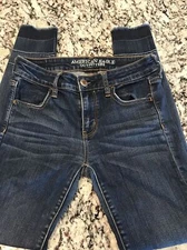 American Eagle Size 4 Regular Super Stretch Jegging Distressed Blue Jeans