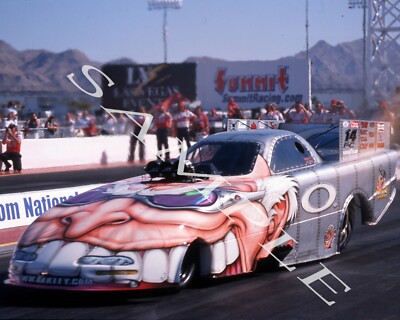 SCOTTY CANNON OAKLEY FUNNY CAR GETTING THE GREEN LIGHT 8X10