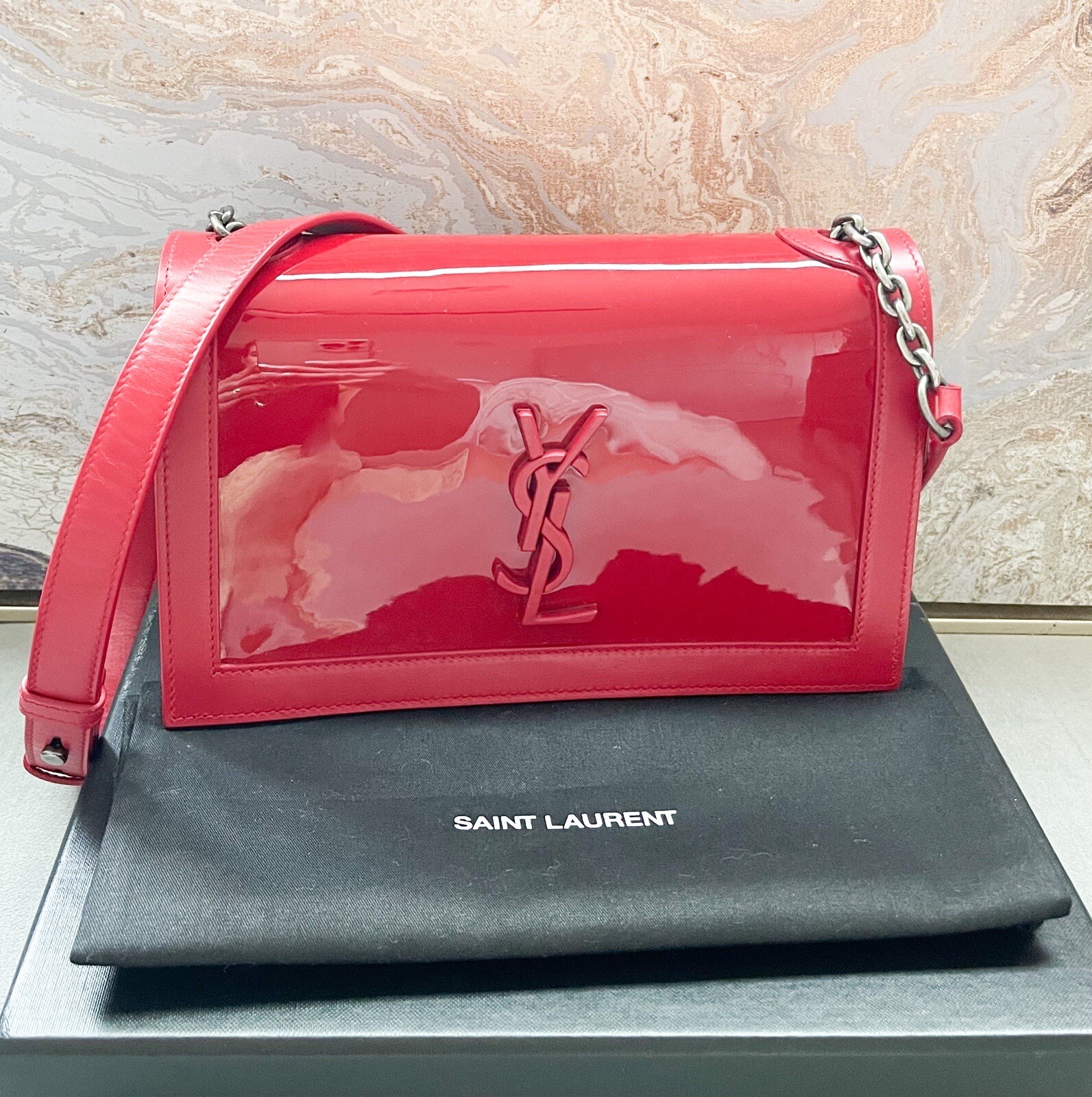 Borsa a tracolla Saint Laurent Book in pelle verniciata rossa