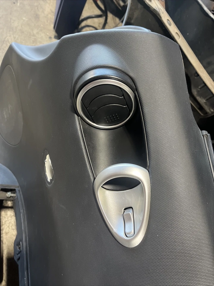 Panel de tarjetas de puerta lateral derecha Nissan 350z 2003-2005 OEM 03-05 Foto 3 de 4