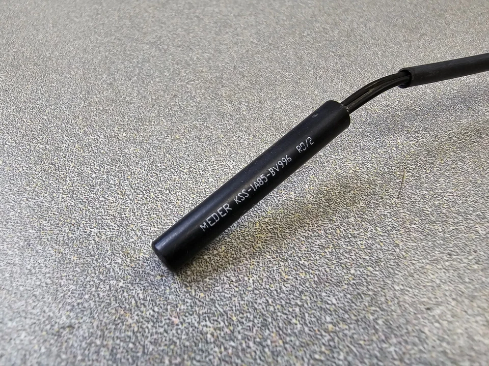 BONITO INTERRUPTOR SENSOR ORVR ORIGINAL USADO PORSCHE 911 996 CARRERA GT3 BOXSTER Foto 2 de 4