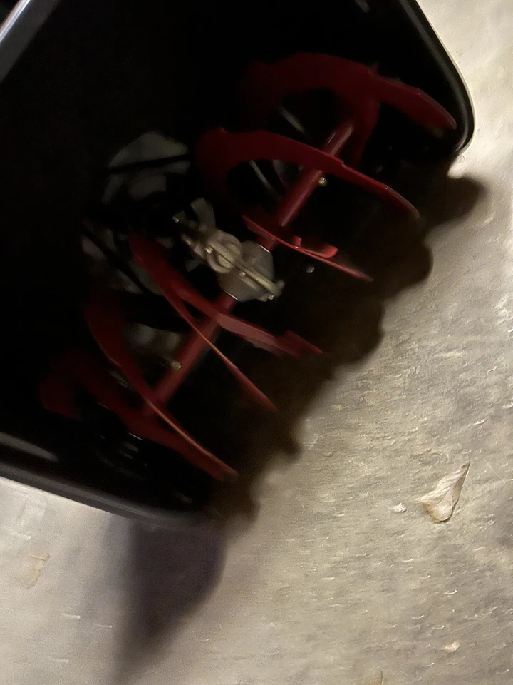 Lanzanieves Briggs & Stratton 950 Snow Series 208cc 24" 2 etapas servicio mediano Foto 2 de 4