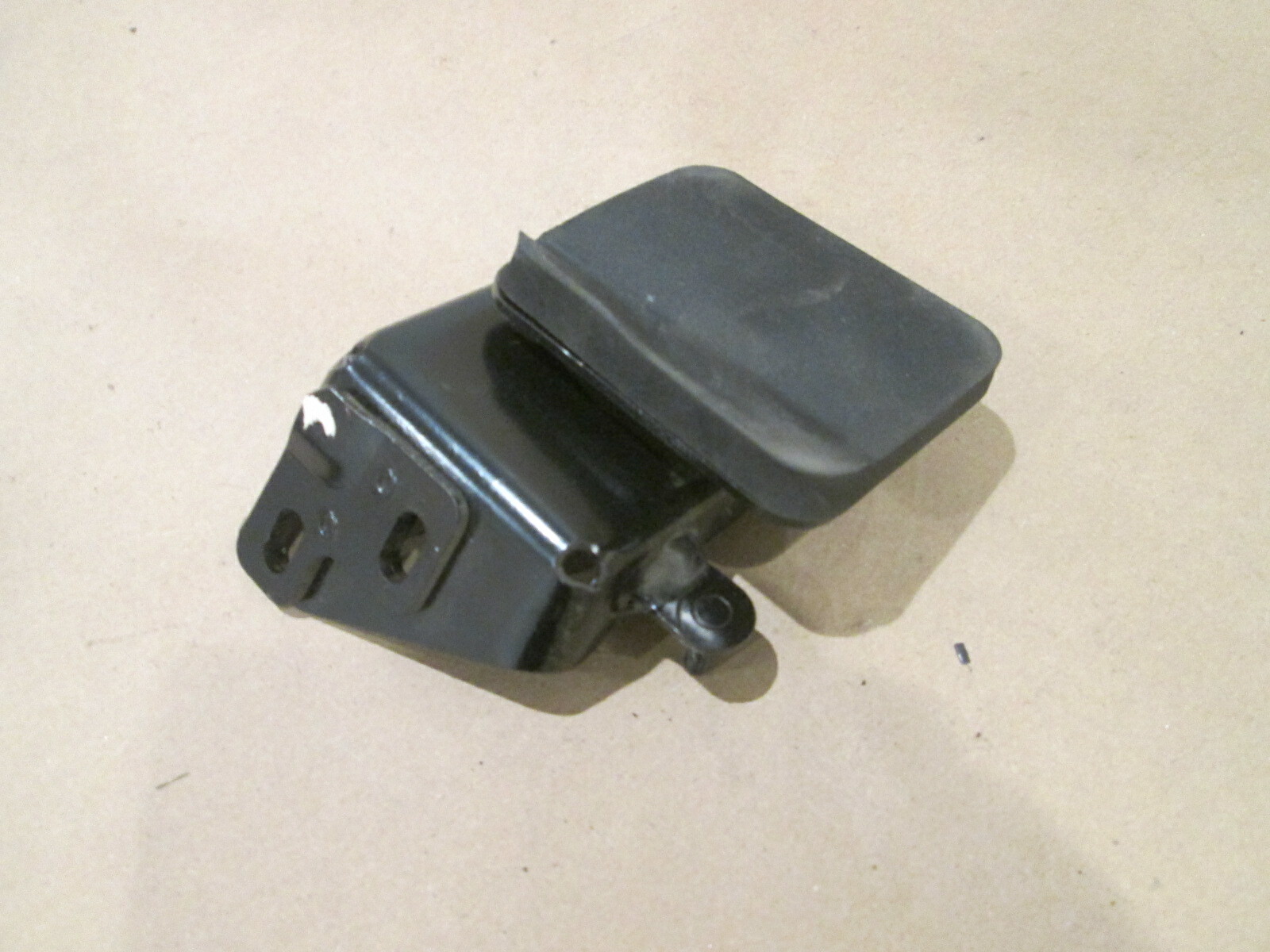 Ferrari  488  - RH Center Fuel Tank Retainer Bracket P/N 313507