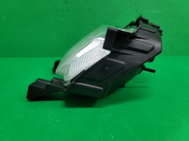 2014 KIA Rondo All New Carens Left Fog Light 92201A4000 - Image 3 of 4