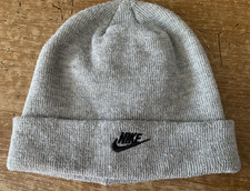 Nike Youth/Kids' Unisex Beanie/Cuffed Winter Hat Light Gray Heather w/Black Logo