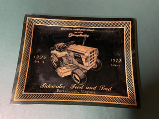 Vintage 1972 Tidewater Feed & Seed /Simplicity L&G Tractor advertising dish nice