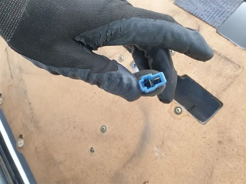 1999 TOYOTA TACOMA PRERUNNER PASSENGER SIDE FRONT DOOR PANEL  - Image 4 of 4