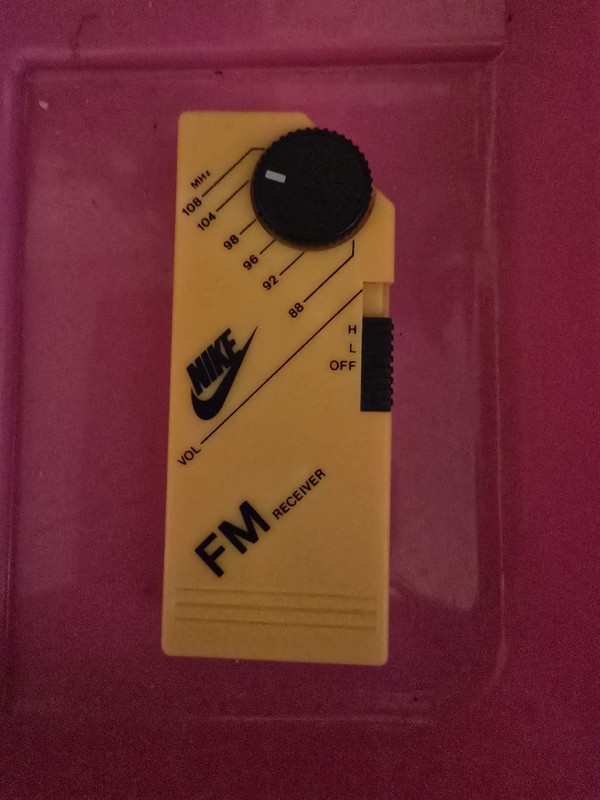 Nike Portable Fm Stereo Radio Reciever Working Original Headphones