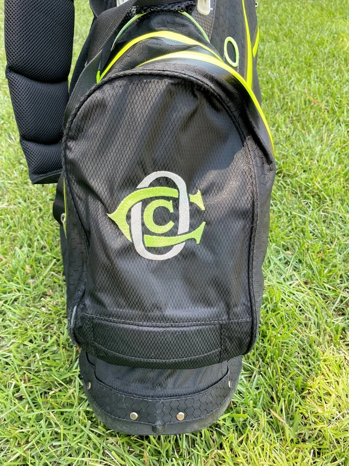 Bolsa de golf OAKMONT COUNTRY CLUB Sun Mountain de transporte/soporte (negra) H2 no impermeable Foto 3 de 4