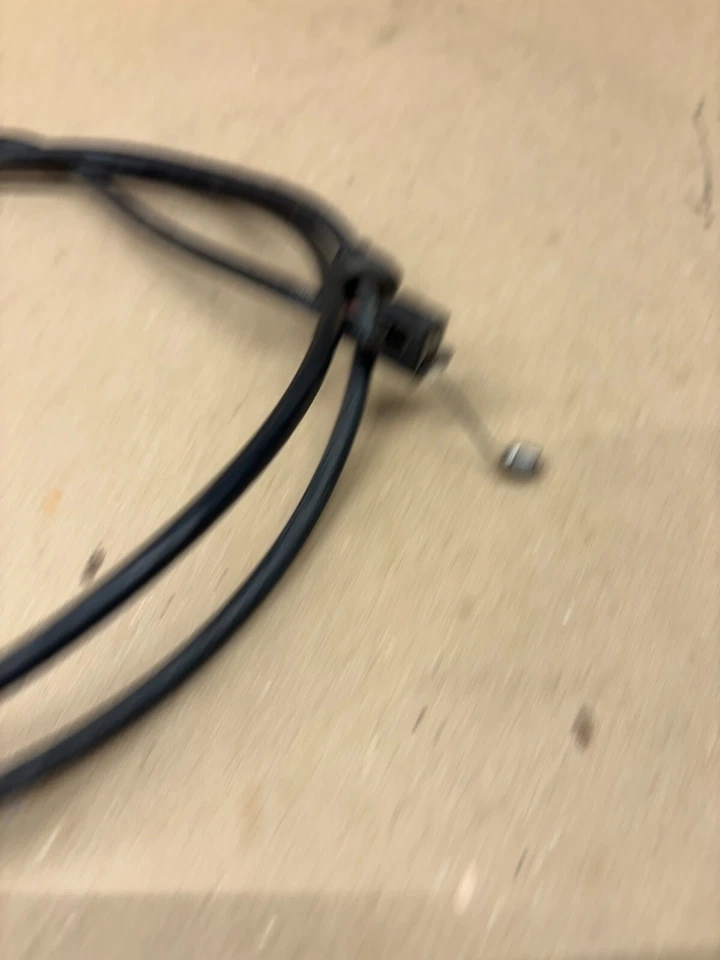 CABLE DE LIBERACIÓN DE PESTILLO CAPÓ MUSTANG CAPRI FOXBODY 1984-1993 87 88 89 90 91 92 FORD Foto 2 de 4