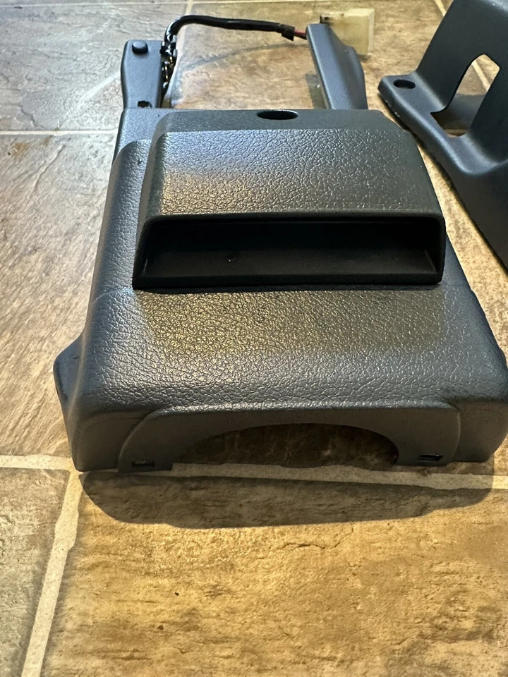 87-96 OEM Mitsubishi Mighty Max Dodge Ram 50 camioneta pickup columna cubierta Foto 4 de 4