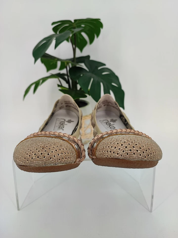 Zapatos planos de ballet Rieker dorados con puntera redonda sin cordones para mujer talla 40EU 8,5US Foto 2 de 4