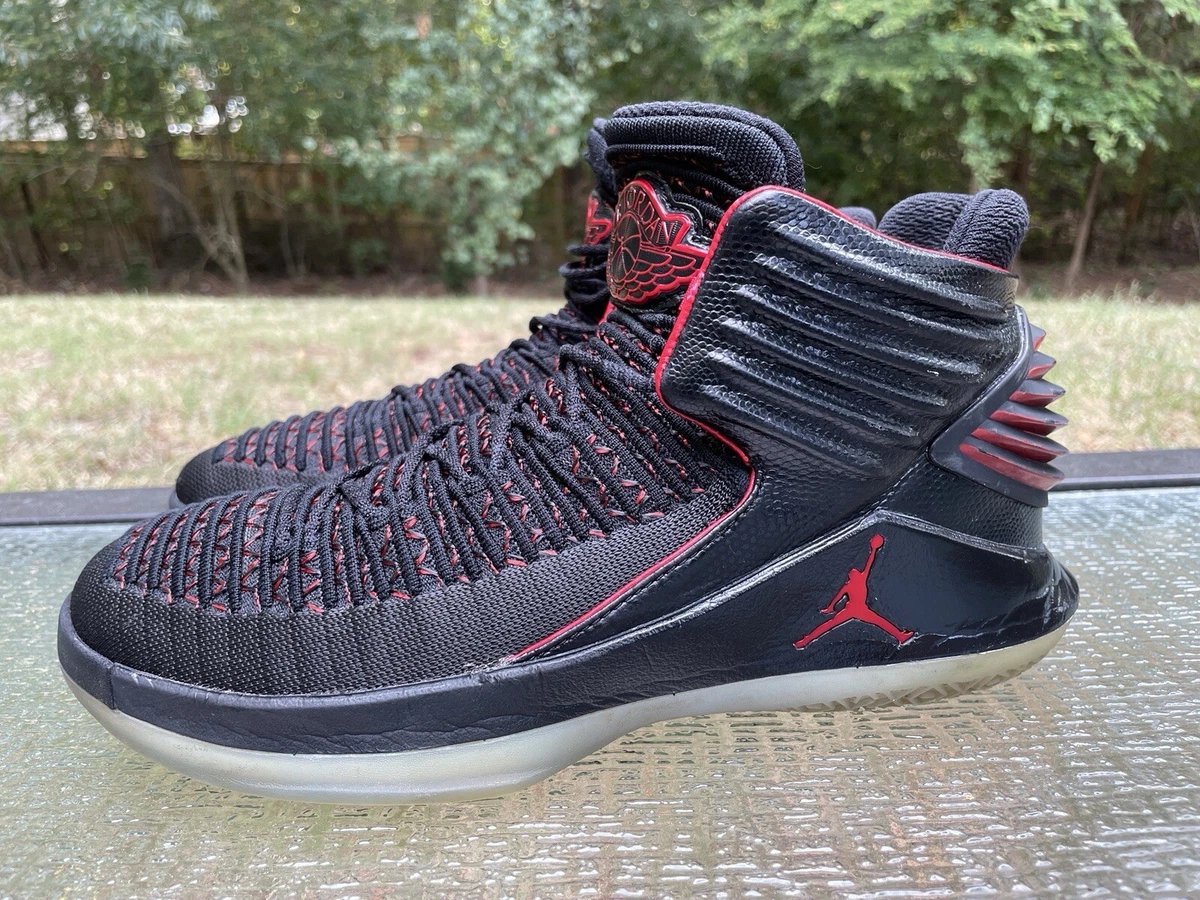 Black and red jordan 32 hotsell